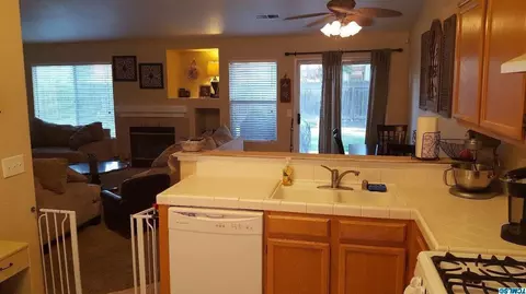 4230 E Feemster Ave, Visalia, CA 93292 photo 10