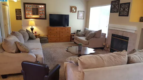 4230 E Feemster Ave, Visalia, CA 93292 photo 29