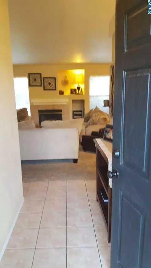 4230 E Feemster Ave, Visalia, CA 93292 photo 4