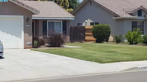 4230 E Feemster Ave, Visalia, CA 93292 photo 2