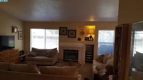4230 E Feemster Ave, Visalia, CA 93292 photo 33