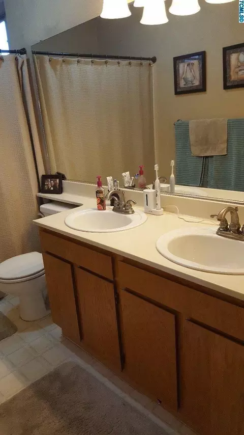 4230 E Feemster Ave, Visalia, CA 93292 photo 14