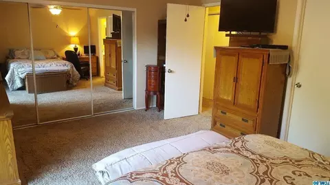 4230 E Feemster Ave, Visalia, CA 93292 photo 12