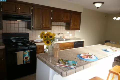 642 B St, Lemoore, CA 93245 photo 10