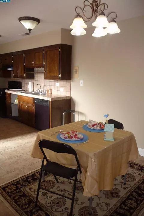 642 B St, Lemoore, CA 93245 photo 7