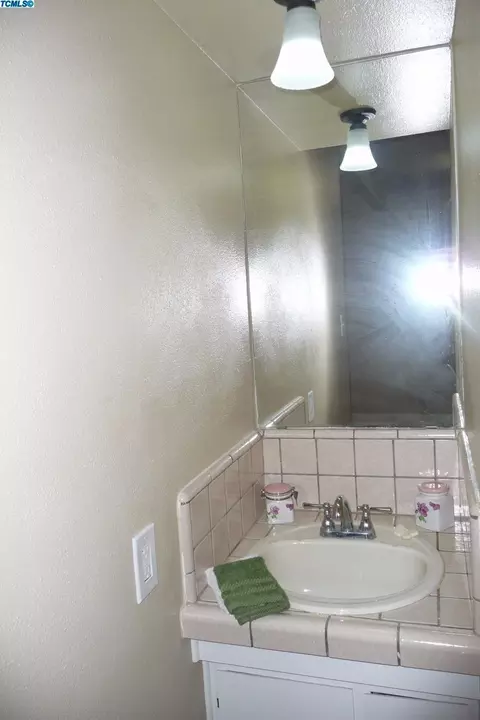 642 B St, Lemoore, CA 93245 photo 15