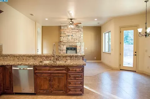 770 Park Pl, Exeter, CA 93221 photo 17