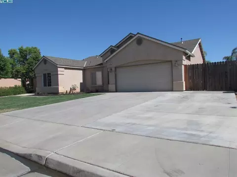 1925 Sequoia Ave, Sanger, CA 93657 photo 2