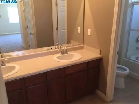 4223 E Stapp Ave, Visalia, CA 93292 photo 9