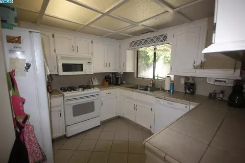 302 N Francis Ave, Exeter, CA 93221 photo 8