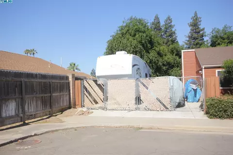 302 N Francis Ave, Exeter, CA 93221 photo 4