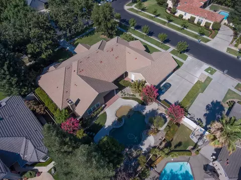 3423 E Hillcrest Ave, Visalia, CA 93292 photo 3