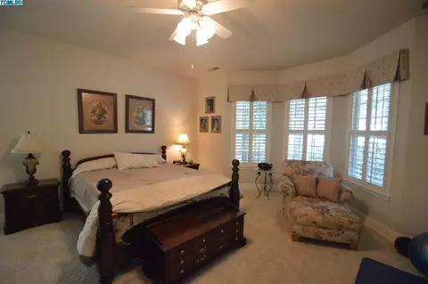 3423 E Hillcrest Ave, Visalia, CA 93292 photo 19
