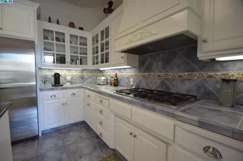 3423 E Hillcrest Ave, Visalia, CA 93292 photo 12