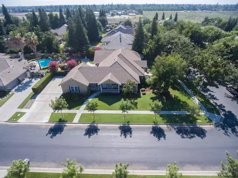 3423 E Hillcrest Ave, Visalia, CA 93292 photo 32