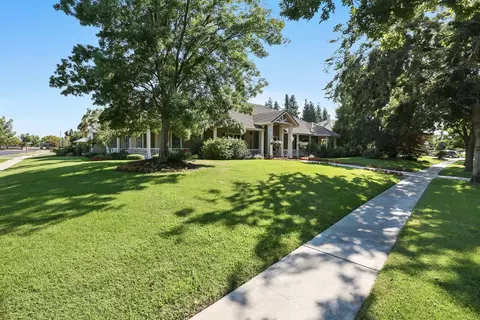 3423 E Hillcrest Ave, Visalia, CA 93292 photo 42