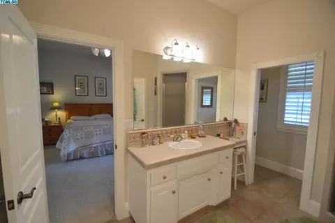 3423 E Hillcrest Ave, Visalia, CA 93292 photo 27