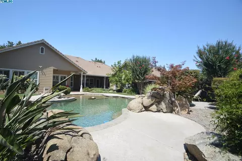 3423 E Hillcrest Ave, Visalia, CA 93292 photo 36