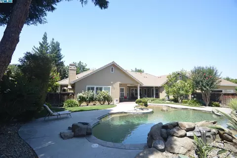 3423 E Hillcrest Ave, Visalia, CA 93292 photo 34