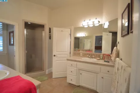 3423 E Hillcrest Ave, Visalia, CA 93292 photo 26