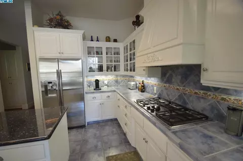 3423 E Hillcrest Ave, Visalia, CA 93292 photo 11