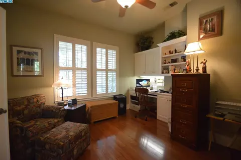 3423 E Hillcrest Ave, Visalia, CA 93292 photo 17
