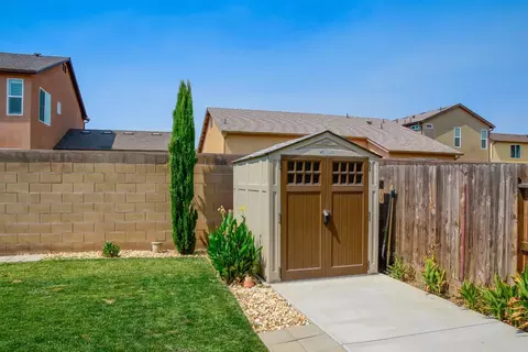 570 Visconti St, Lemoore, CA 93245 photo 24