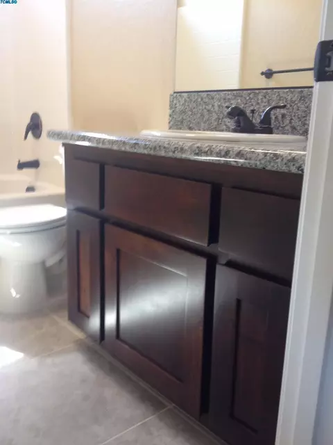 2003 E Copper Ct, Visalia, CA 93292 photo 17