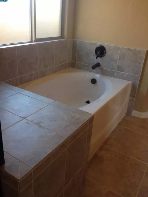 2003 E Copper Ct, Visalia, CA 93292 photo 12