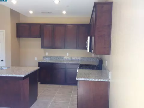 2003 E Copper Ct, Visalia, CA 93292 photo 7