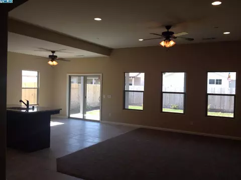 2003 E Copper Ct, Visalia, CA 93292 photo 9