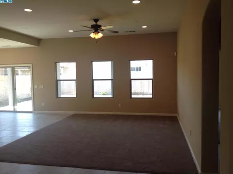 2003 E Copper Ct, Visalia, CA 93292 photo 4