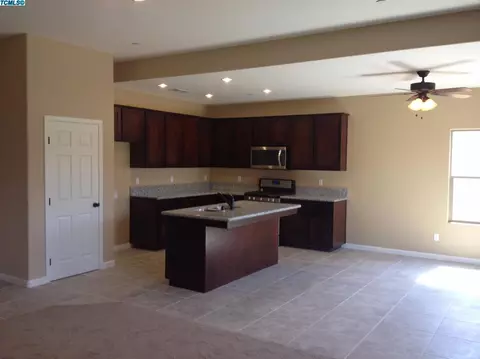 2003 E Copper Ct, Visalia, CA 93292 photo 6