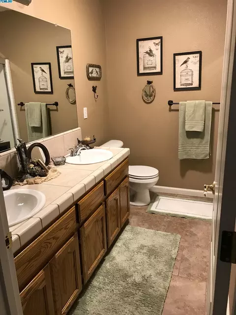 2447 E Mary Ave, Visalia, CA 93292 photo 16