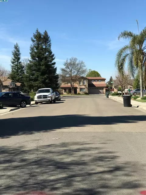 2447 E Mary Ave, Visalia, CA 93292 photo 3