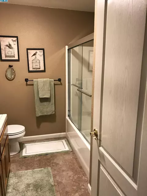 2447 E Mary Ave, Visalia, CA 93292 photo 17