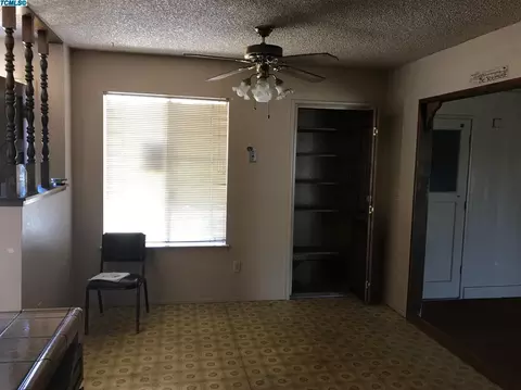 1619 E Levin Ave, Tulare, CA 93274 photo 4