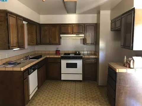 1619 E Levin Ave, Tulare, CA 93274 photo 3