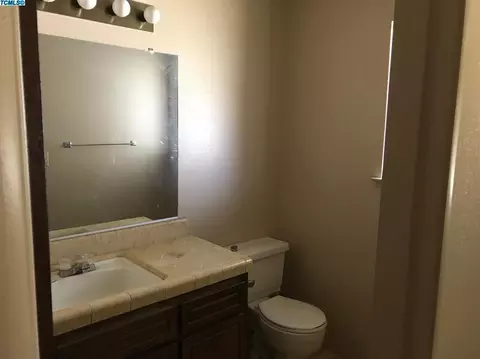 1619 E Levin Ave, Tulare, CA 93274 photo 10