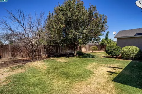 935 Birch Ave, Lemoore, CA 93245 photo 18