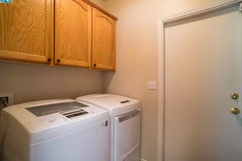 935 Birch Ave, Lemoore, CA 93245 photo 8