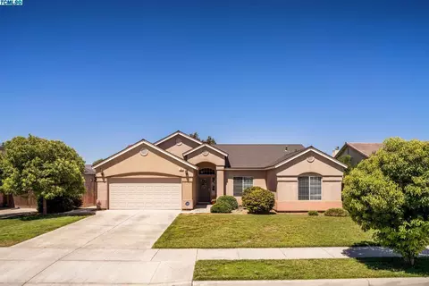 935 Birch Ave, Lemoore, CA 93245 photo 1