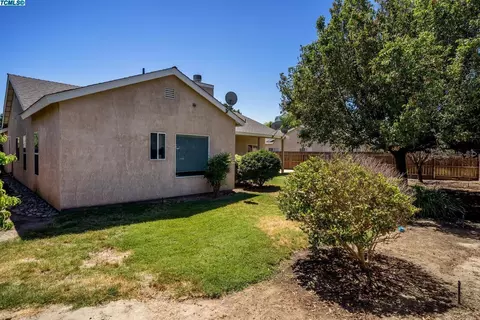 935 Birch Ave, Lemoore, CA 93245 photo 19