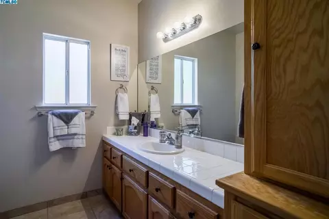 935 Birch Ave, Lemoore, CA 93245 photo 12