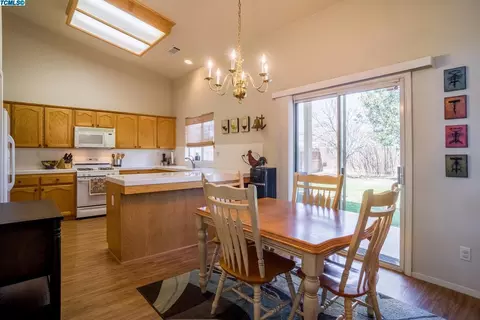 935 Birch Ave, Lemoore, CA 93245 photo 5