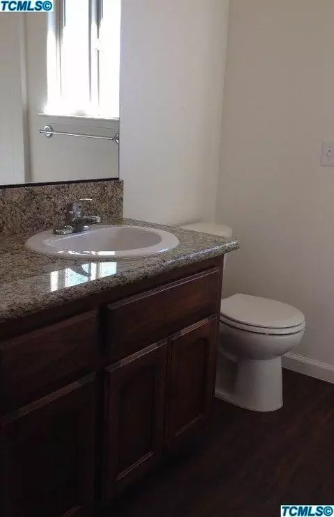 1001 E Vine Ct, Visalia, CA 93292 photo 6