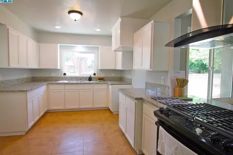 204 Colfax Ave, Modesto, CA 95354 photo 17