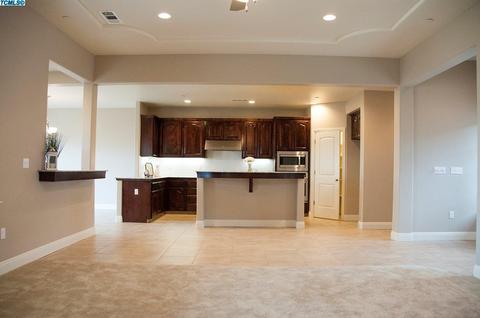 3026 E Beech Ct, Visalia, CA 93292 photo 8
