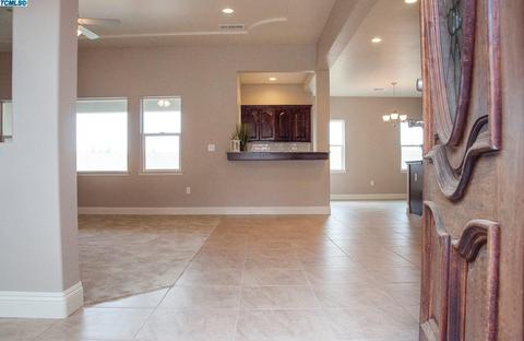 3026 E Beech Ct, Visalia, CA 93292 photo 6