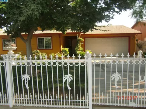 770 E Bobbi Ave, Earlimart, CA 93219 photo 3